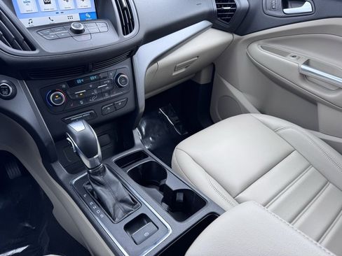 Used 2019 Ford Escape SEL image 33