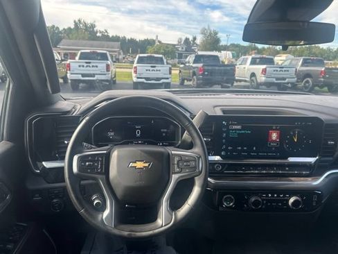 Used 2024 Chevrolet Silverado 1500 LT AWD/4WD image 38