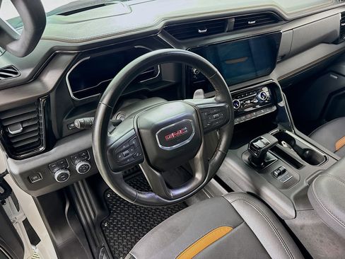 Used 2023 GMC Sierra 1500 AT4 w/ AT4 Premium Package AWD/4WD image 14