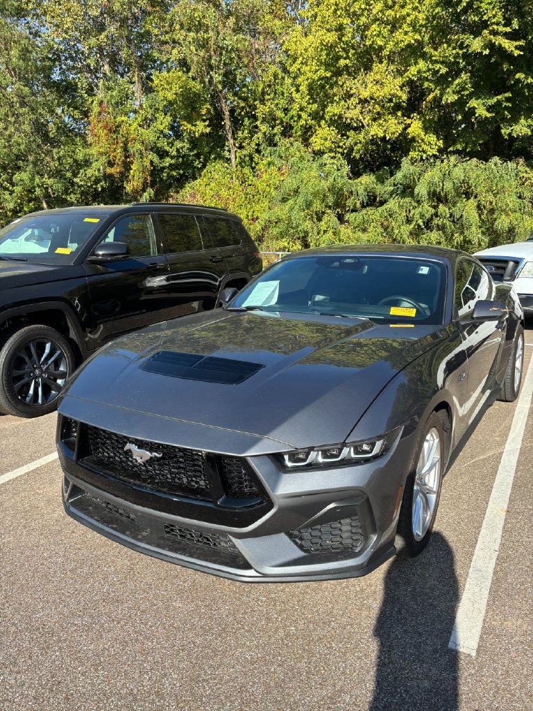 Used 2024 Ford Mustang GT Premium RWD image 3