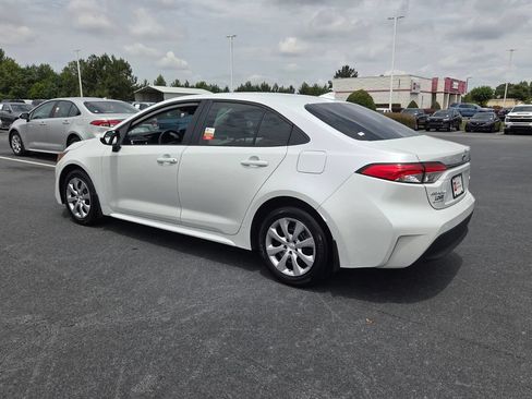 Certified 2025 Toyota Corolla LE FWD image 9