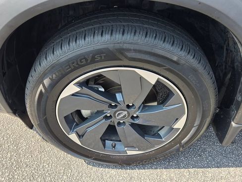 Used 2024 Nissan Rogue SV FWD image 17