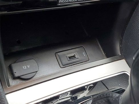 Used 2022 Volkswagen Passat 2.0T SE image 18