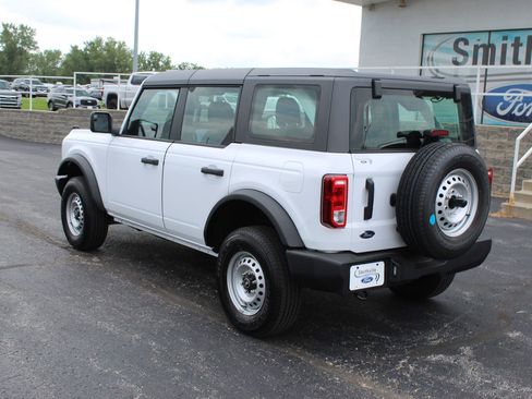 New 2025 Ford Bronco 4-Door image 3