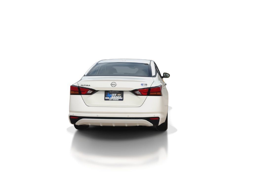Used 2025 Nissan Altima 2.5 SV FWD image 8