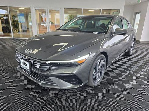 New 2026 Hyundai Elantra Limited image 8