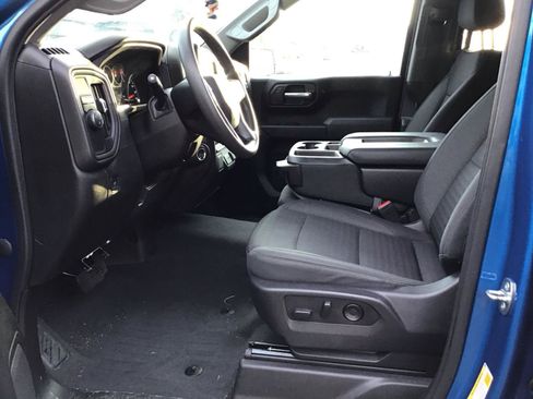 Used 2023 Chevrolet Silverado 1500 Custom w/ LPO, Dark Essentials Package RWD image 9