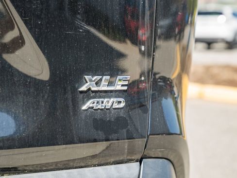 Used 2019 Toyota RAV4 XLE Premium w/ Cold Weather Package AWD/4WD image 8