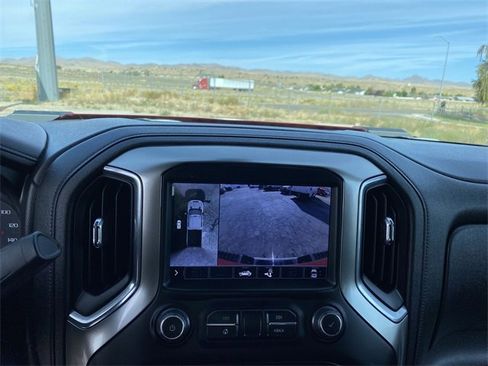 Used 2021 Chevrolet Silverado 2500 LTZ w/ LTZ Convenience Package image 17