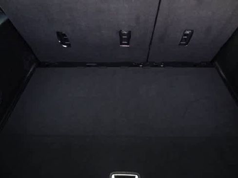 Used 2022 Chevrolet Suburban Premier image 10