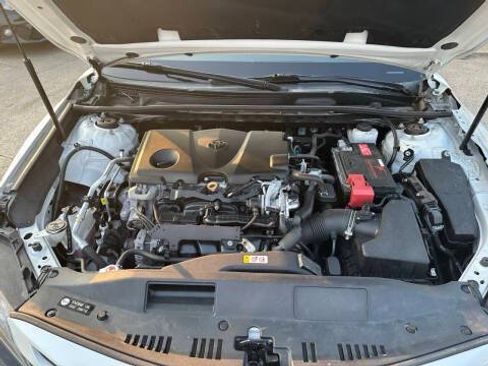 Used 2019 Toyota Camry XSE FWD image 11