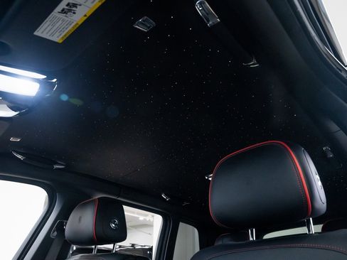 Used 2020 Rolls-Royce Cullinan Black Badge image 18