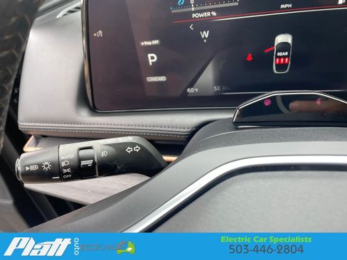 Used 2023 Nissan Ariya FWD image 32