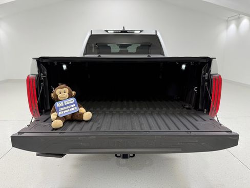 Used 2024 Toyota Tundra Limited w/ Power Package image 9