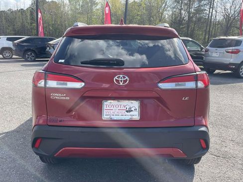 Used 2023 Toyota Corolla Cross LE image 3