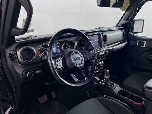 Used 2022 Jeep Gladiator Willys image 35