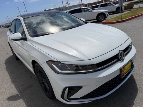 New 2026 Volkswagen Jetta SE FWD image 7