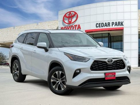 Used 2026 Toyota Highlander XLE AWD/4WD image 1