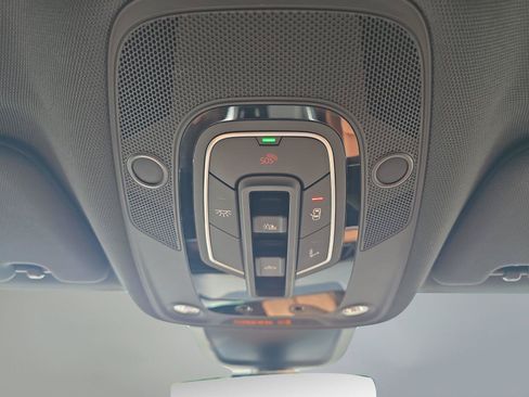 Used 2022 Audi e-tron Premium AWD/4WD image 18