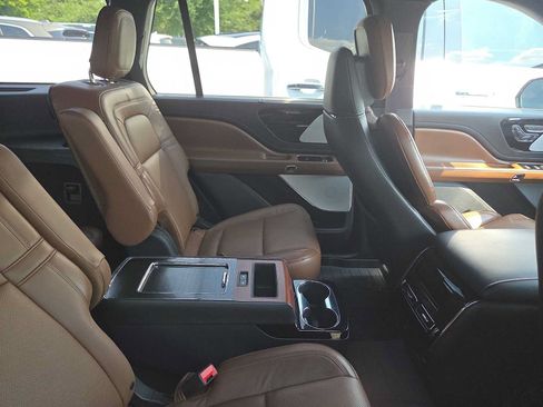 Used 2021 Lincoln Aviator Grand Touring w/ Equipment Group 302A AWD/4WD image 8