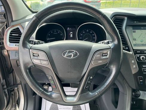 Used 2018 Hyundai Santa Fe Sport image 11