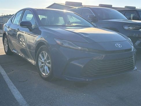 Used 2025 Toyota Camry LE image 3