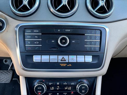 Used 2018 Mercedes-Benz CLA 250 image 36