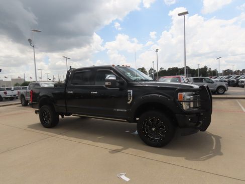 Used 2017 Ford F250 Platinum AWD/4WD image 7