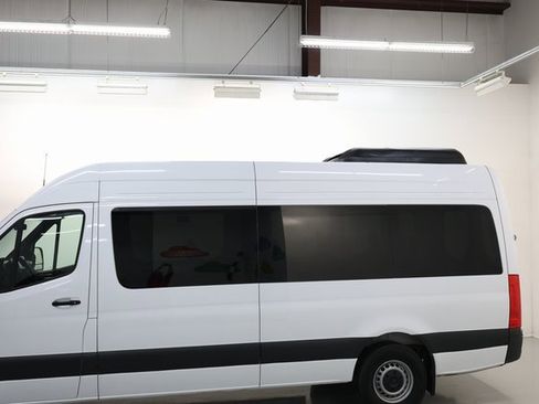 Used 2025 Mercedes-Benz Sprinter 2500 image 42