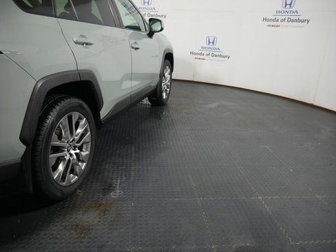 Used 2021 Toyota RAV4 XLE Premium AWD/4WD image 4