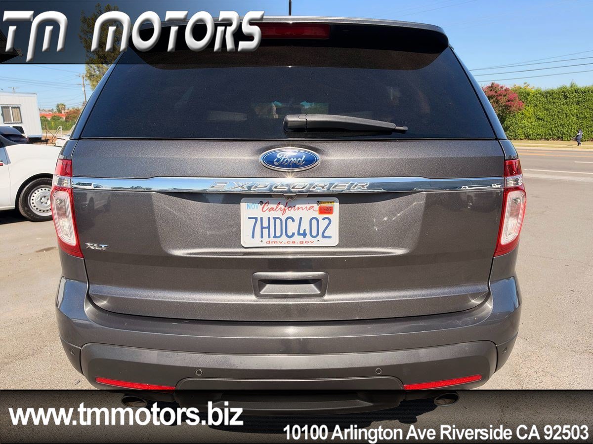Used 2015 Ford Explorer XLT w/ Equipment Group 202A FWD image 5