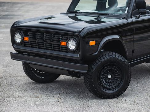 Used 2024 Ford Bronco Black Diamond AWD/4WD image 4
