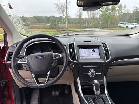 Used 2018 Ford Edge Titanium w/ Ford Safe & Smart Package image 11