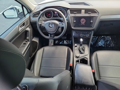 Used 2021 Volkswagen Tiguan SE AWD/4WD image 15