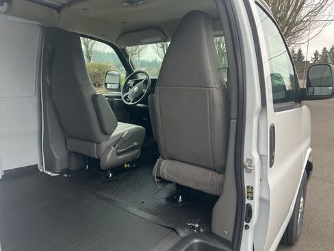 New 2025 Chevrolet Express 2500 image 12