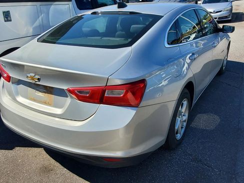 Used 2018 Chevrolet Malibu LS FWD image 9
