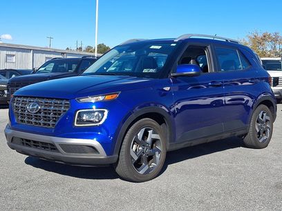 Used 2023 Hyundai Venue Limited w/ Cargo Package