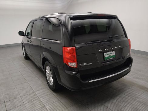 Used 2018 Dodge Grand Caravan SXT FWD image 5