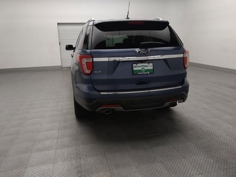 Used 2018 Ford Explorer XLT FWD image 6