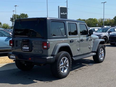 Used 2022 Jeep Wrangler Unlimited Sahara AWD/4WD image 7