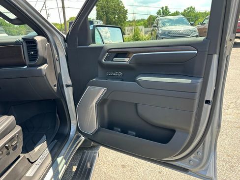 Used 2025 Chevrolet Silverado 1500 High Country w/ High Country Premium Package AWD/4WD image 23