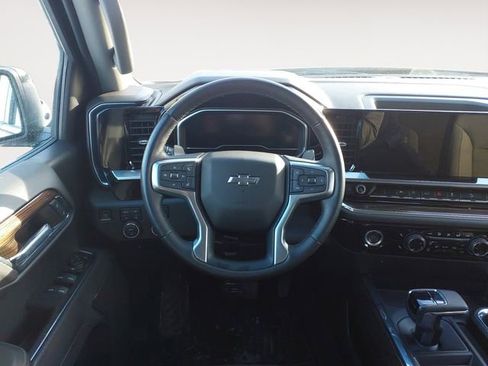 Used 2023 Chevrolet Silverado 1500 RST w/ Z71 Off-Road Package AWD/4WD image 12
