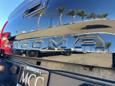 Used 2017 Toyota Tacoma TRD Sport w/ Tow Package image 36