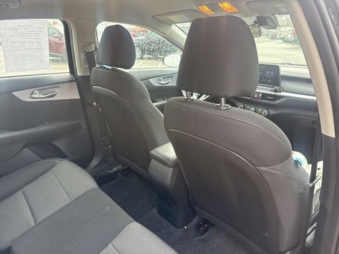 Used 2023 Kia Forte LXS image 9