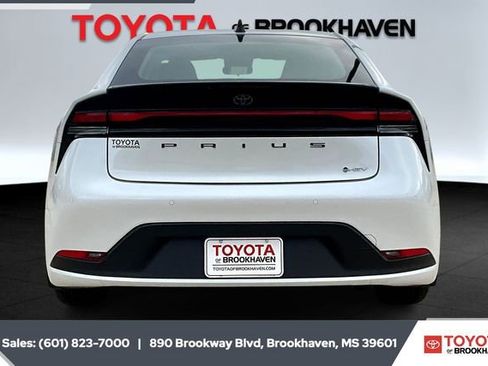 New 2026 Toyota Prius LE FWD image 4