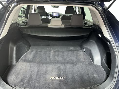 Used 2022 Toyota RAV4 XLE AWD/4WD image 28