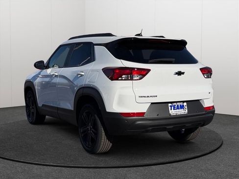 New 2026 Chevrolet TrailBlazer LT w/ Convenience Package FWD image 4