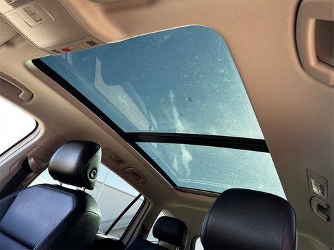 Used 2018 Volkswagen Tiguan SEL image 22