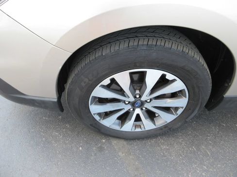 Used 2017 Subaru Outback 3.6R Limited AWD/4WD image 15
