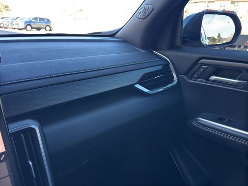 Used 2026 GMC Acadia Elevation image 34